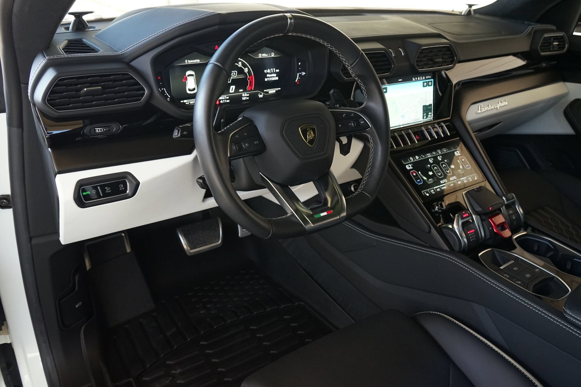 Used 2023 Lamborghini Urus S AWD/4WD image 7