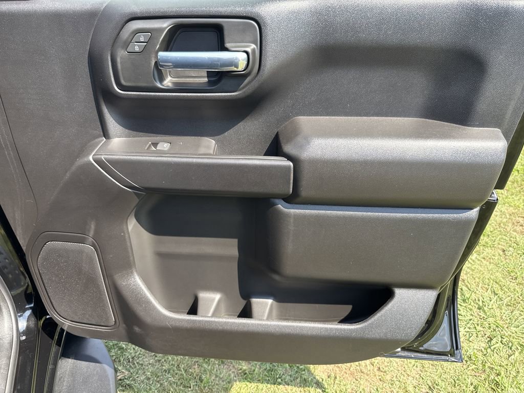Used 2025 Chevrolet Silverado 1500 Custom image 40