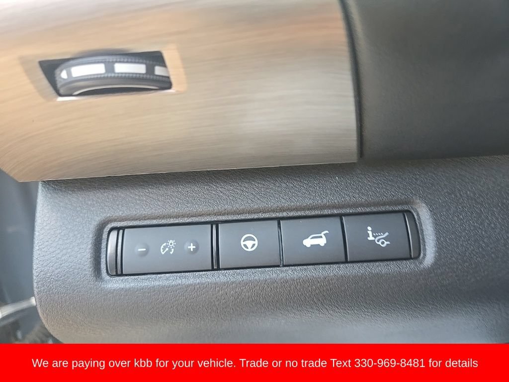 Used 2022 Nissan Pathfinder Platinum AWD/4WD image 14