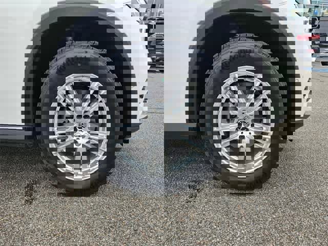 Used 2025 Mercedes-Benz GLC 300 GLC 300 image 13