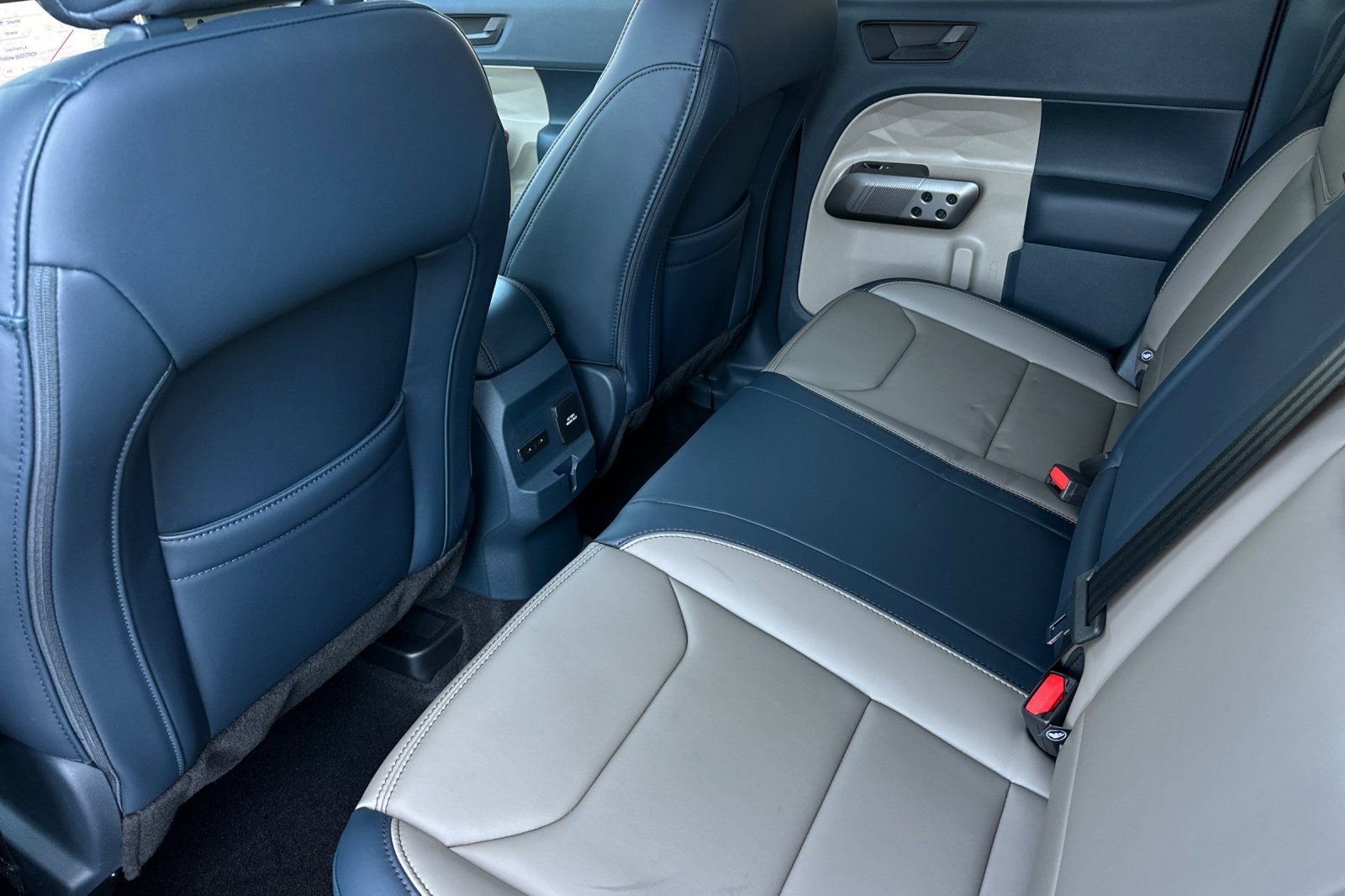 New 2025 Ford Maverick Lariat image 11