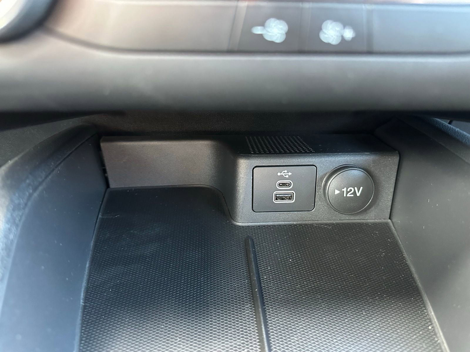 Used 2025 Ford Escape ST-Line w/ Equipment Group 301A image 23