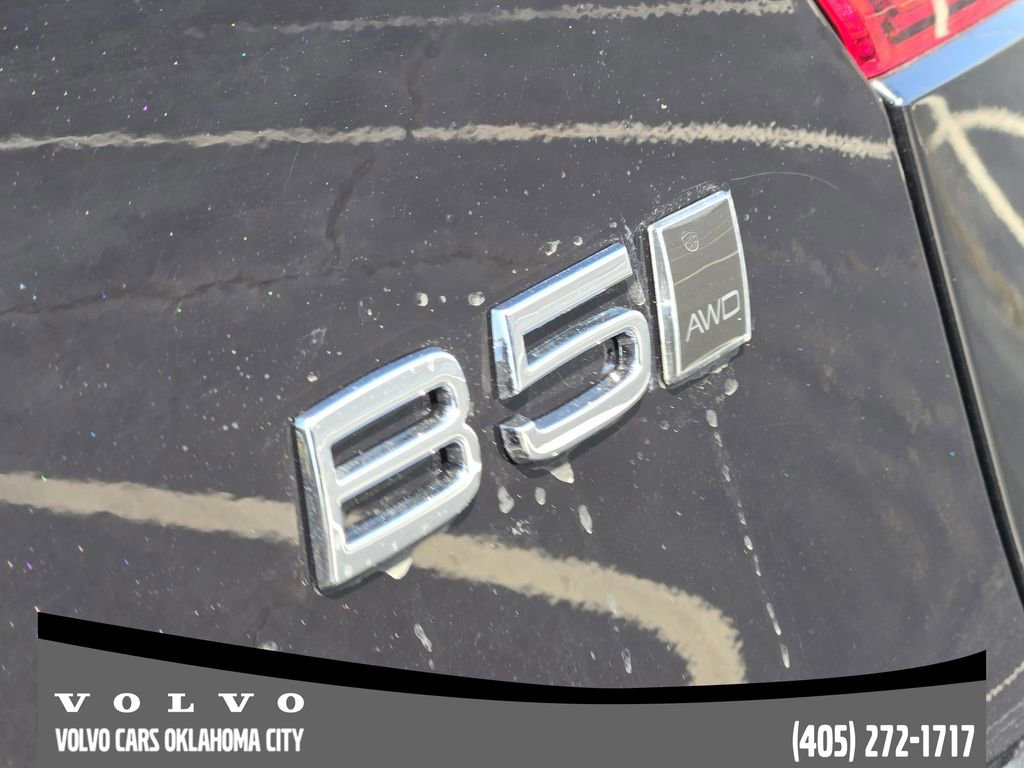 Certified 2023 Volvo XC40 B5 Plus w/ Driver Assist Package AWD/4WD image 9
