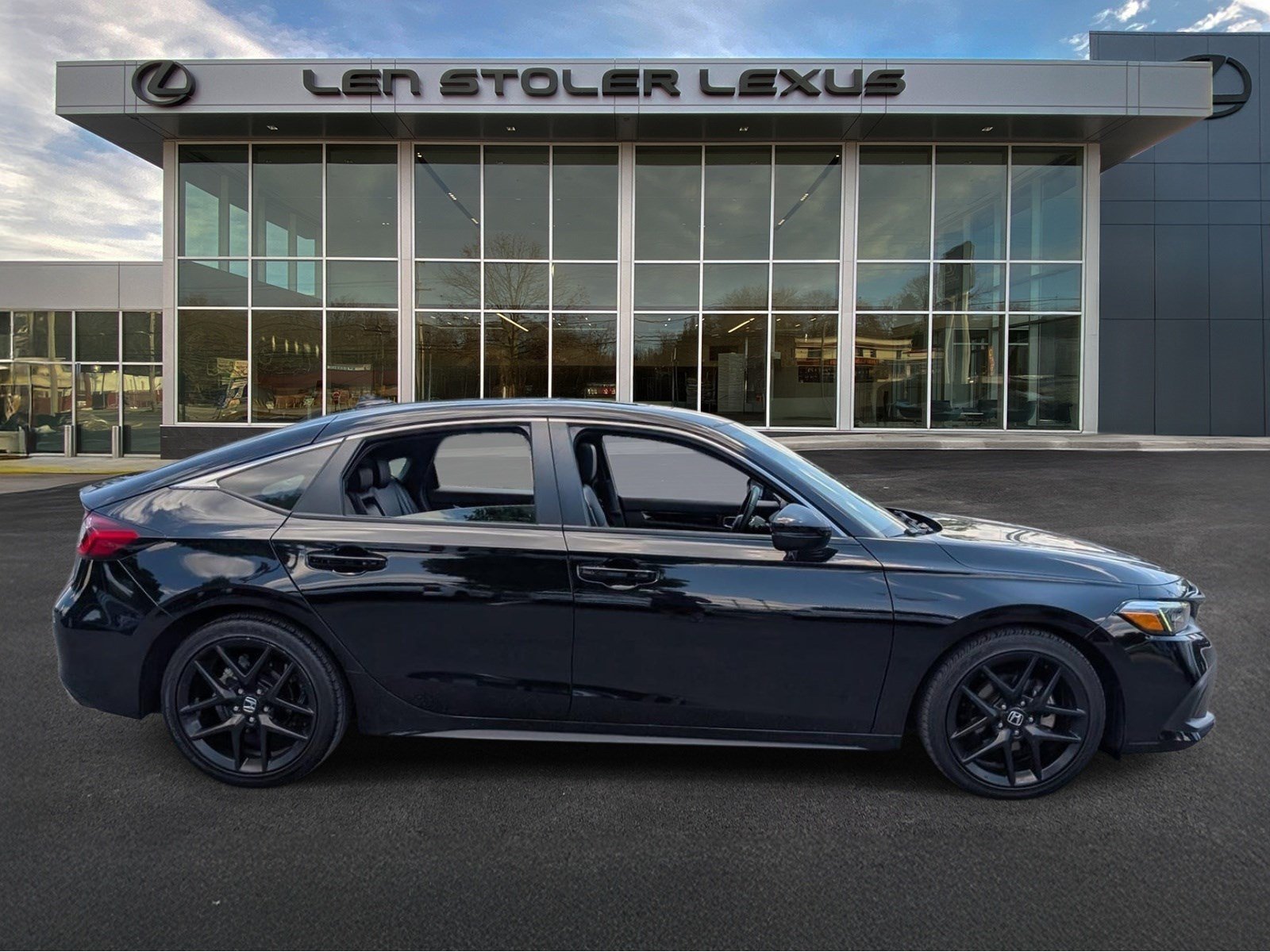Used 2022 Honda Civic Sport Touring image 2