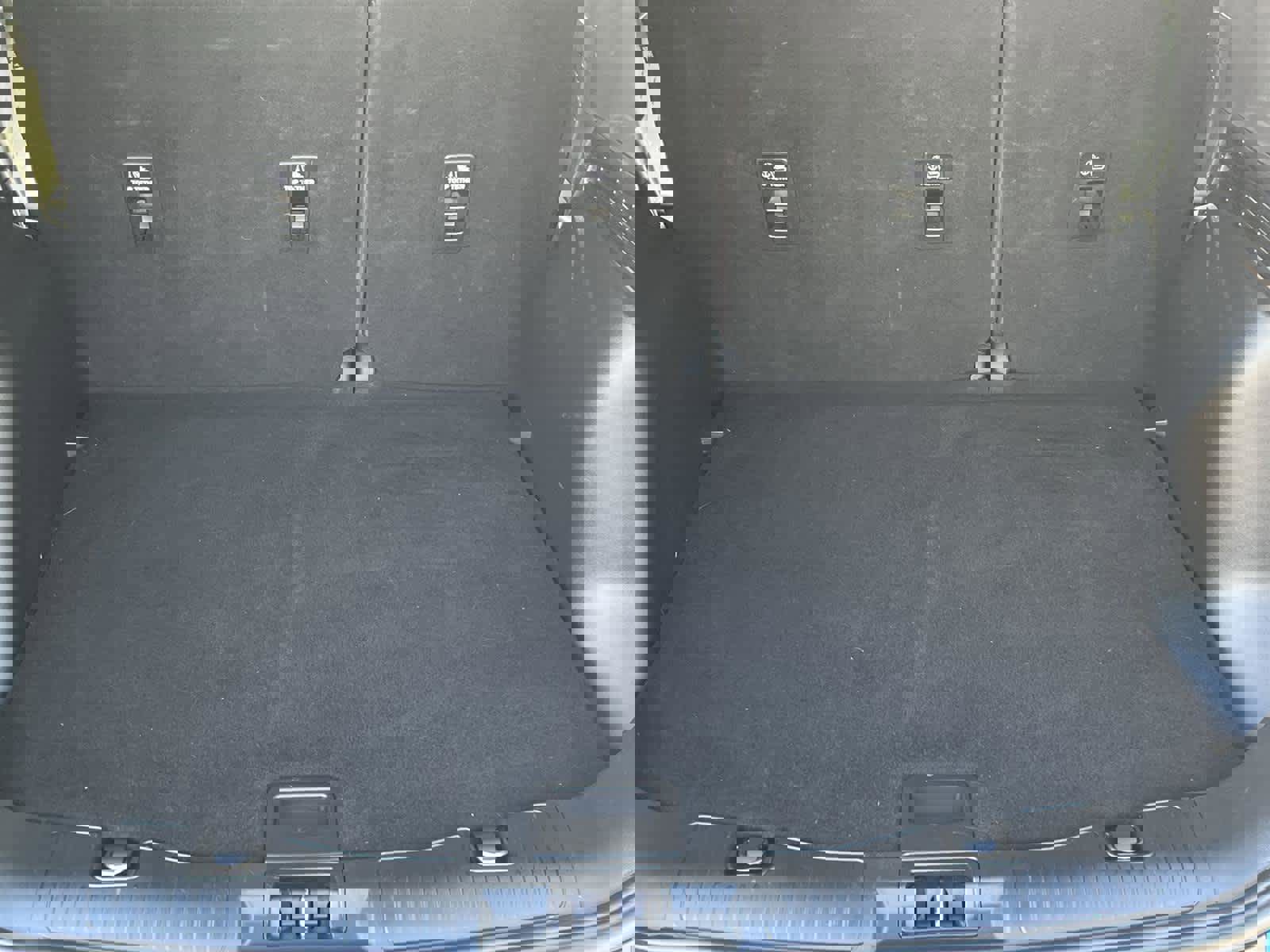 Used 2020 Ford Escape SE image 15