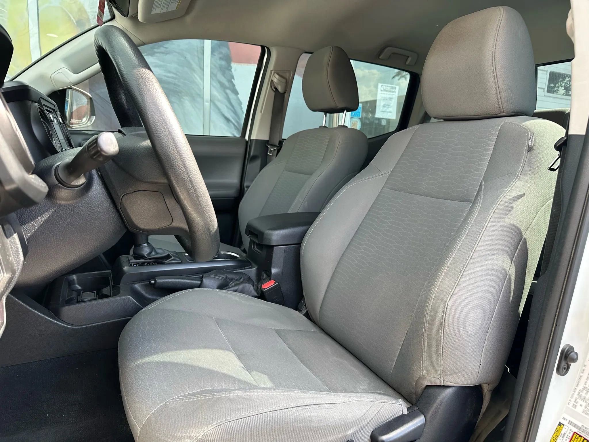 Used 2017 Toyota Tacoma SR image 10