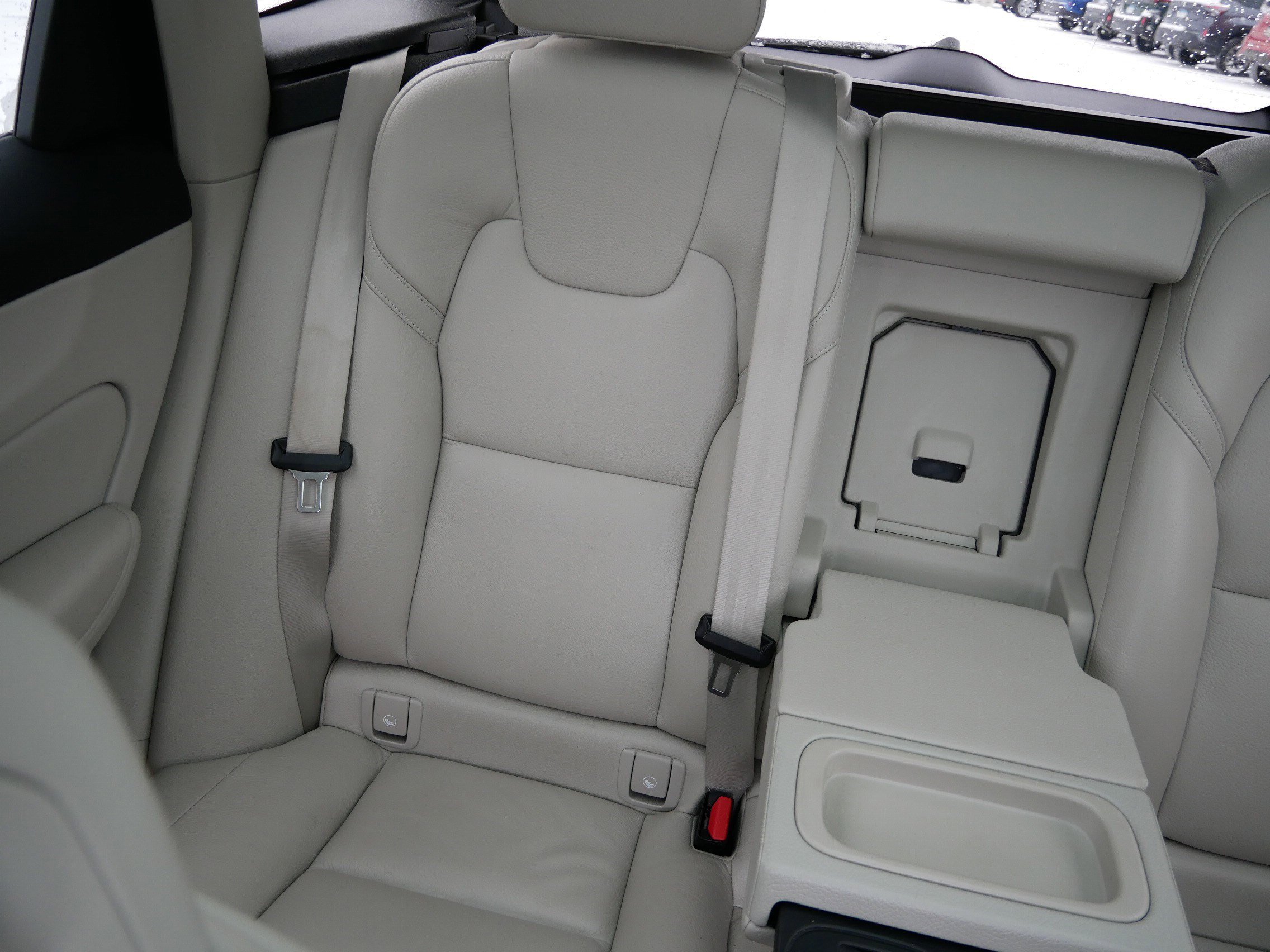 Used 2018 Volvo XC60 T5 Inscription image 12