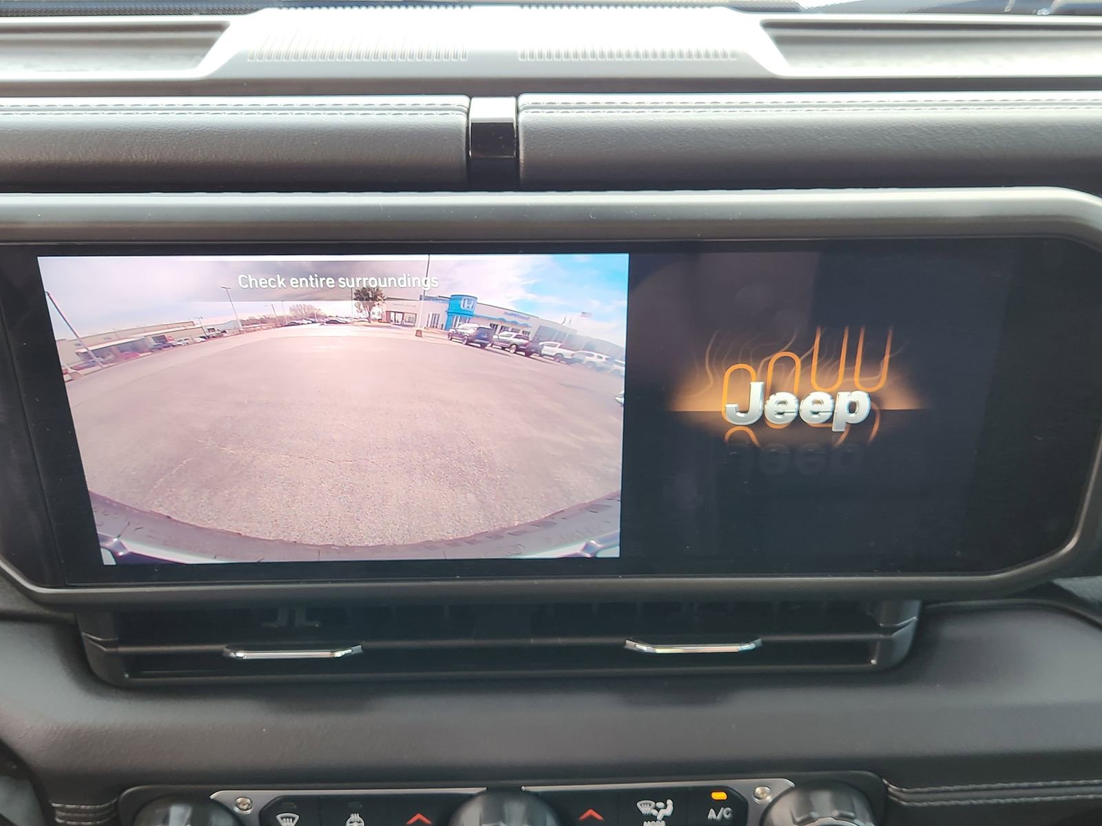 Used 2025 Jeep Wrangler Unlimited Rubicon image 21