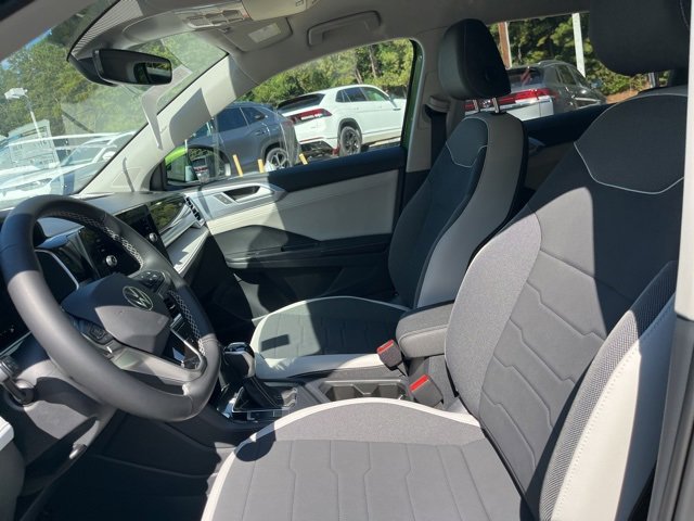 New 2025 Volkswagen Taos SE image 8