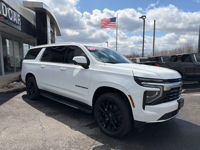 Used 2025 Chevrolet Suburban LS image 7