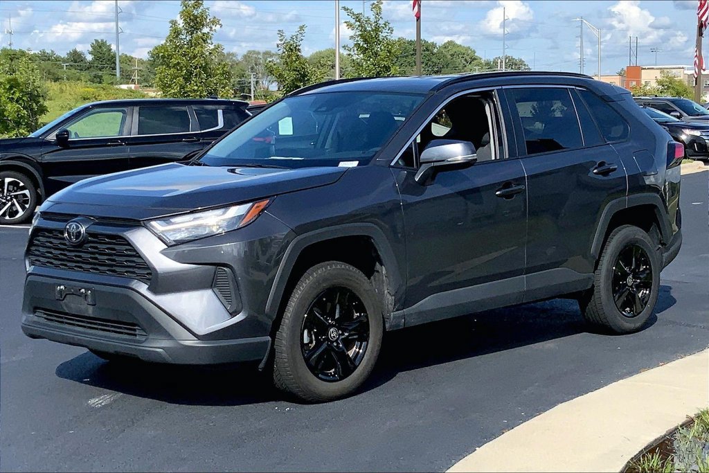 Used 2025 Toyota RAV4 XLE FWD image 5