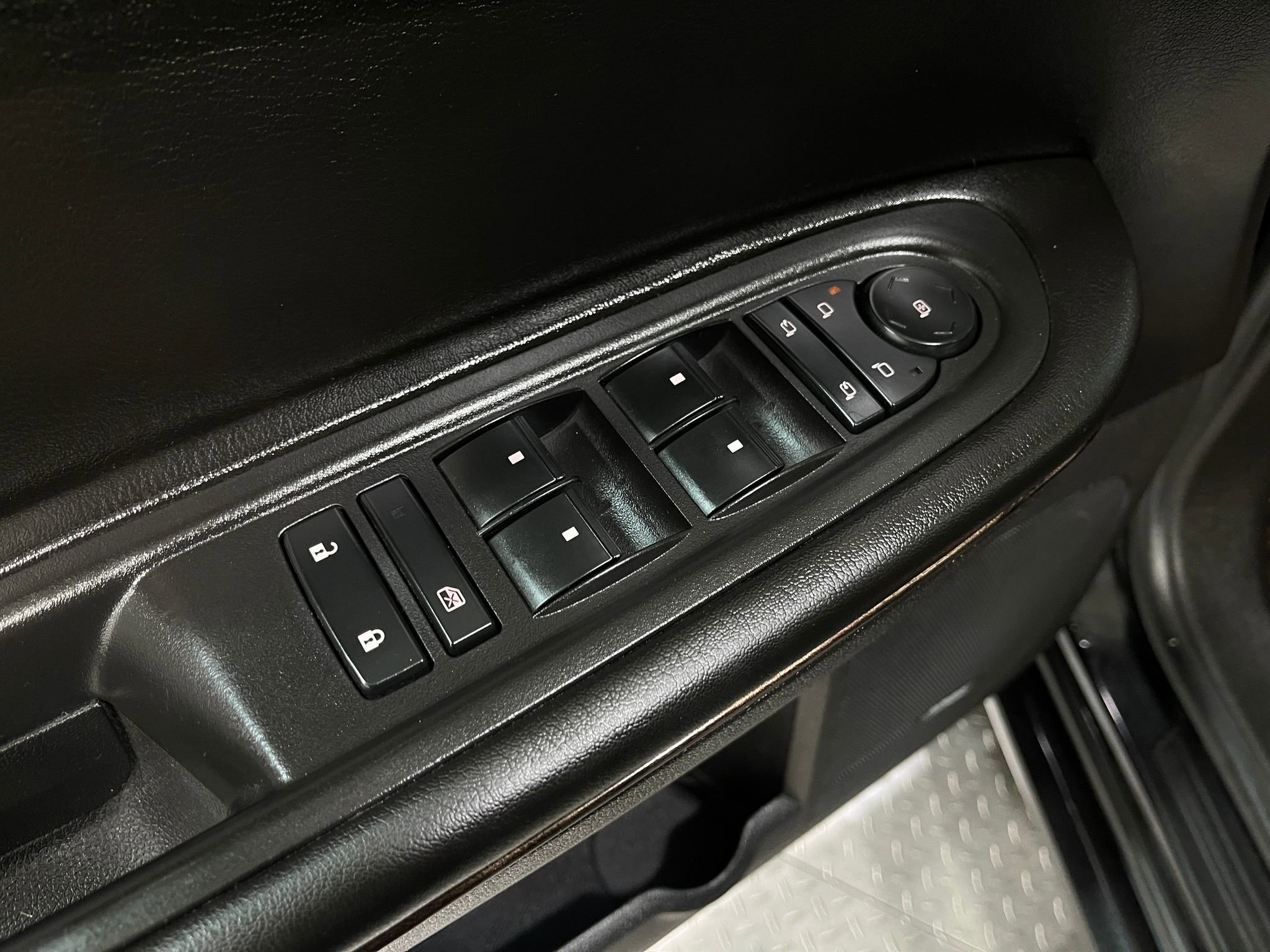 Used 2013 GMC Acadia Denali AWD/4WD image 16
