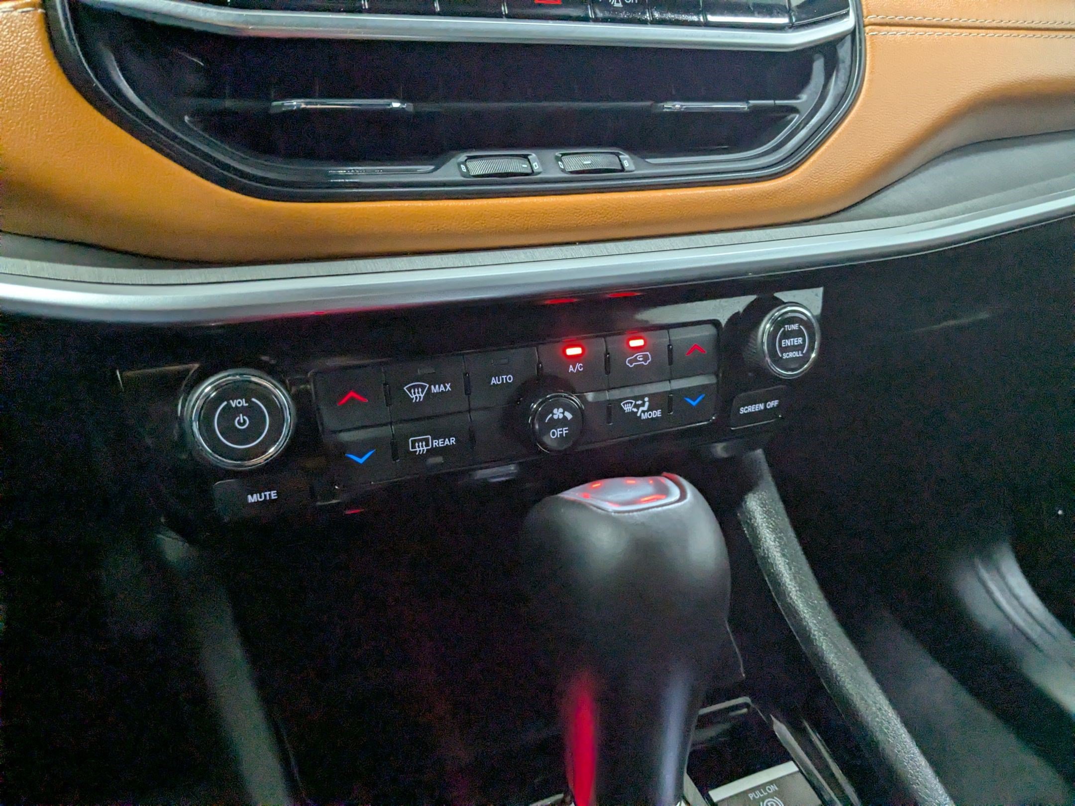 Certified 2024 Jeep Compass Limited AWD/4WD image 18