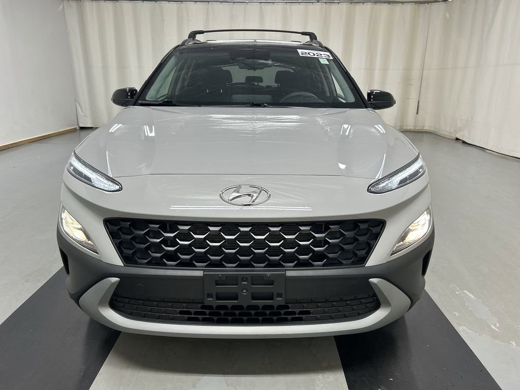 Used 2023 Hyundai Kona SEL AWD/4WD image 3