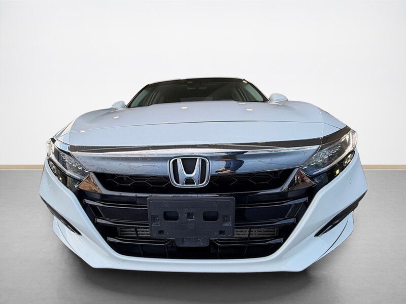 Used 2018 Honda Accord Touring image 9