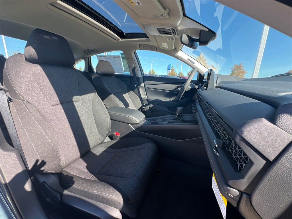 New 2025 Honda Accord SE image 32