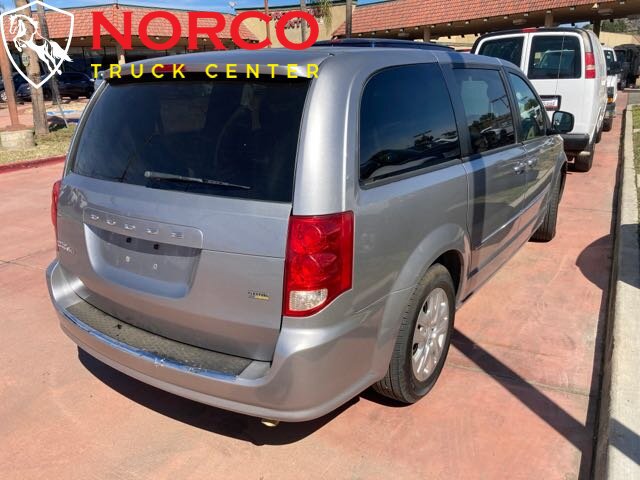 Used 2014 Dodge Grand Caravan SE w/ Quick Order Package 29E SE FWD image 3