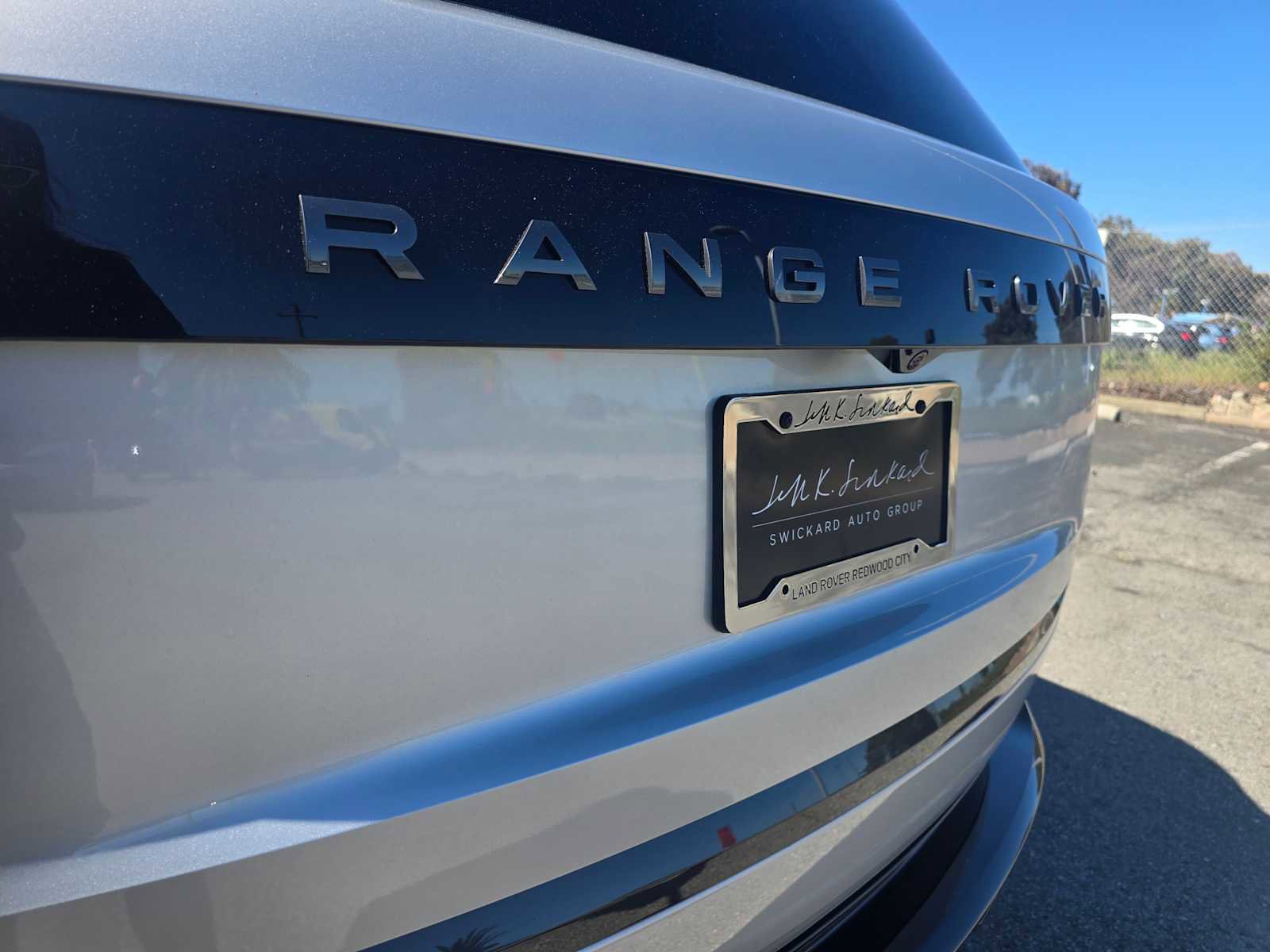 Used 2025 Land Rover Range Rover SE image 16