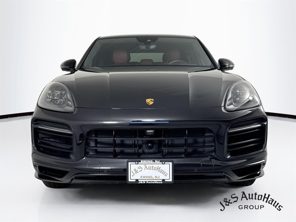 Used 2022 Porsche Cayenne GTS AWD/4WD image 2