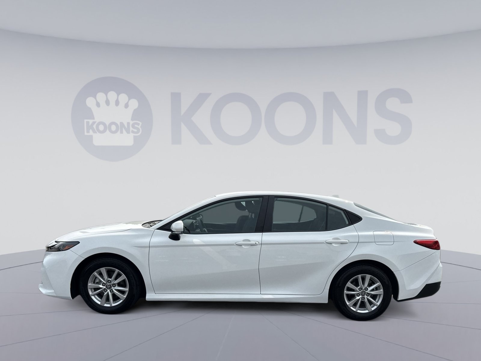 Used 2025 Toyota Camry LE FWD image 2