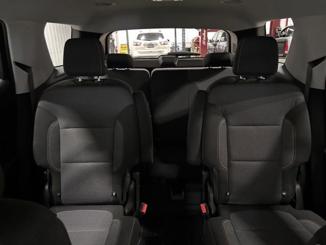 Used 2018 Chevrolet Traverse LT image 16