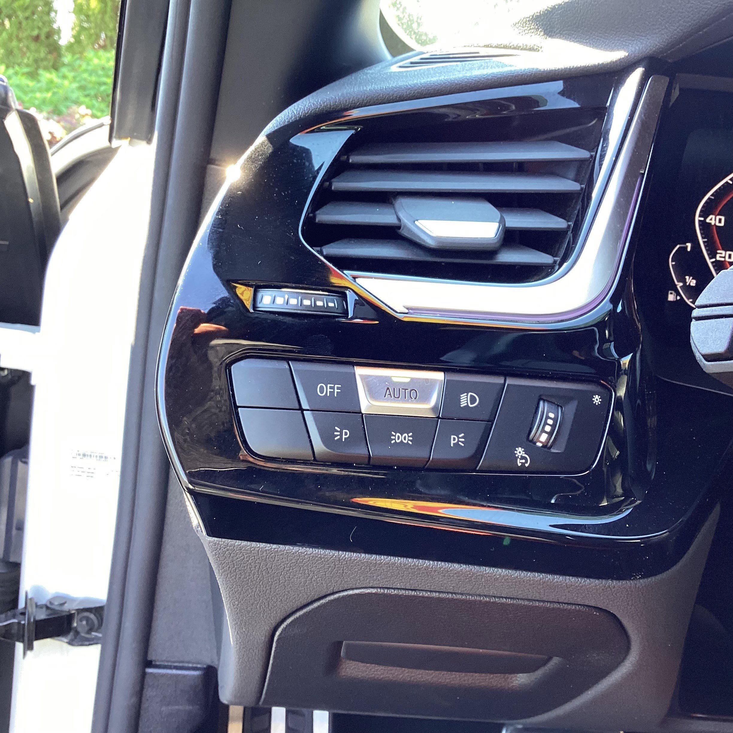 Used 2024 BMW Z4 M40i w/ Premium Package image 23