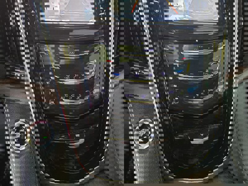 Used 2016 Cadillac Escalade ESV Luxury image 25