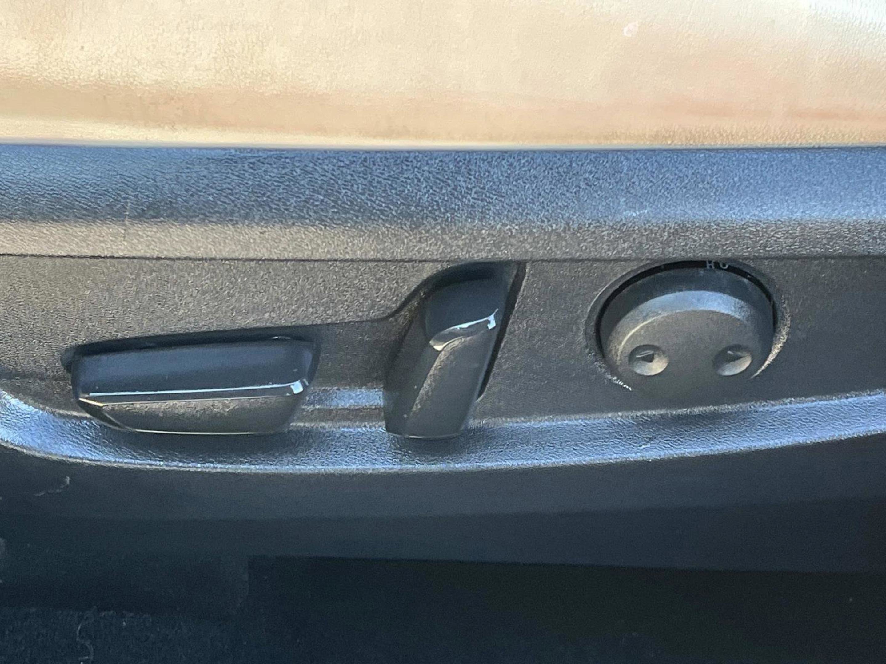 Used 2021 INFINITI QX50 Essential w/ Cargo Package image 31