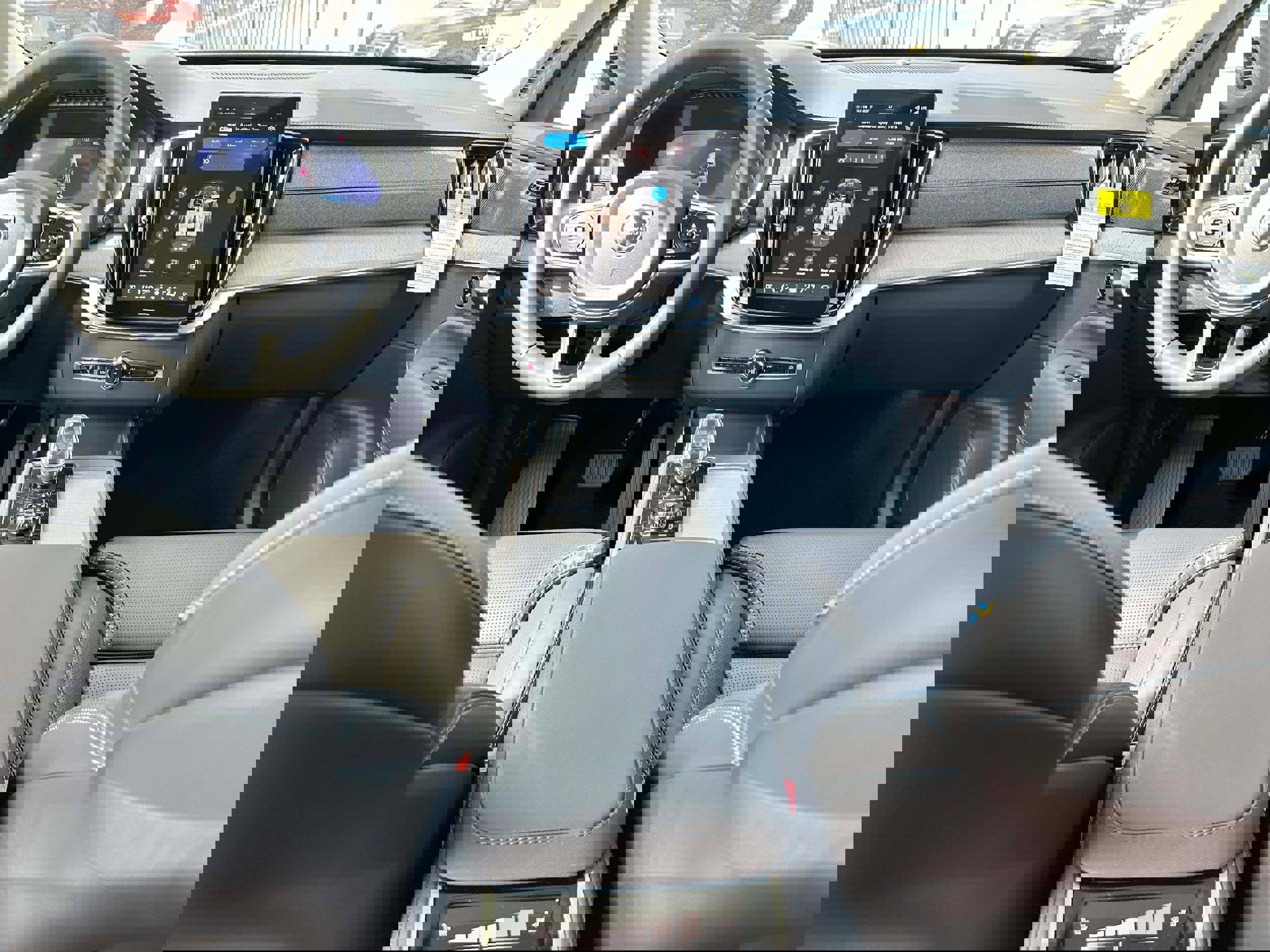 New 2026 Volvo XC90 B6 Ultra w/ Lounge Package image 18