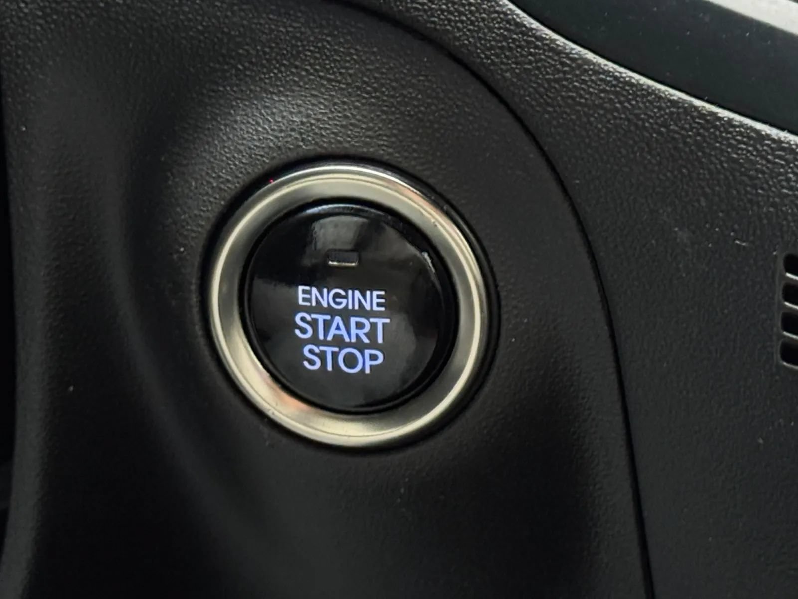 Used 2014 Hyundai Genesis Coupe 2.0T RWD image 34