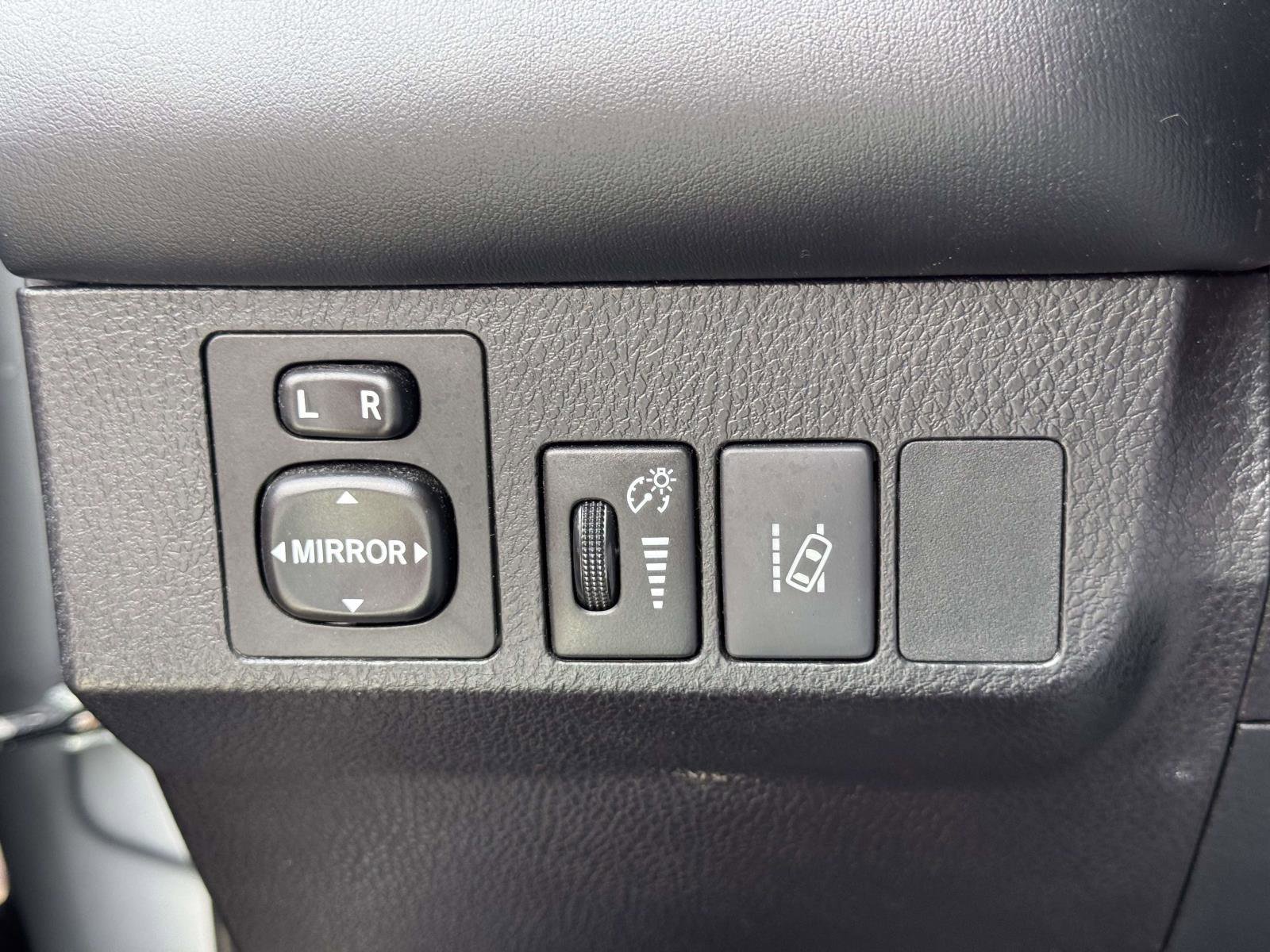 Used 2018 Toyota RAV4 SE w/ Power Extra Value Package AWD/4WD image 15