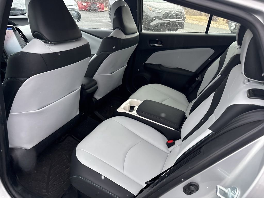 Used 2017 Toyota Prius Prime Premium image 12