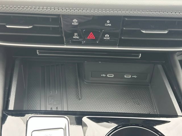 Certified 2025 Volkswagen Atlas Peak Edition SE AWD/4WD image 20