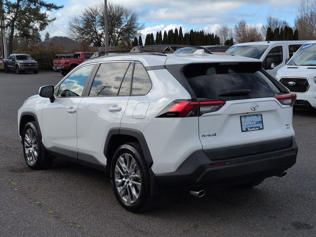 Used 2019 Toyota RAV4 XLE Premium w/ Advanced Technology Package image 3
