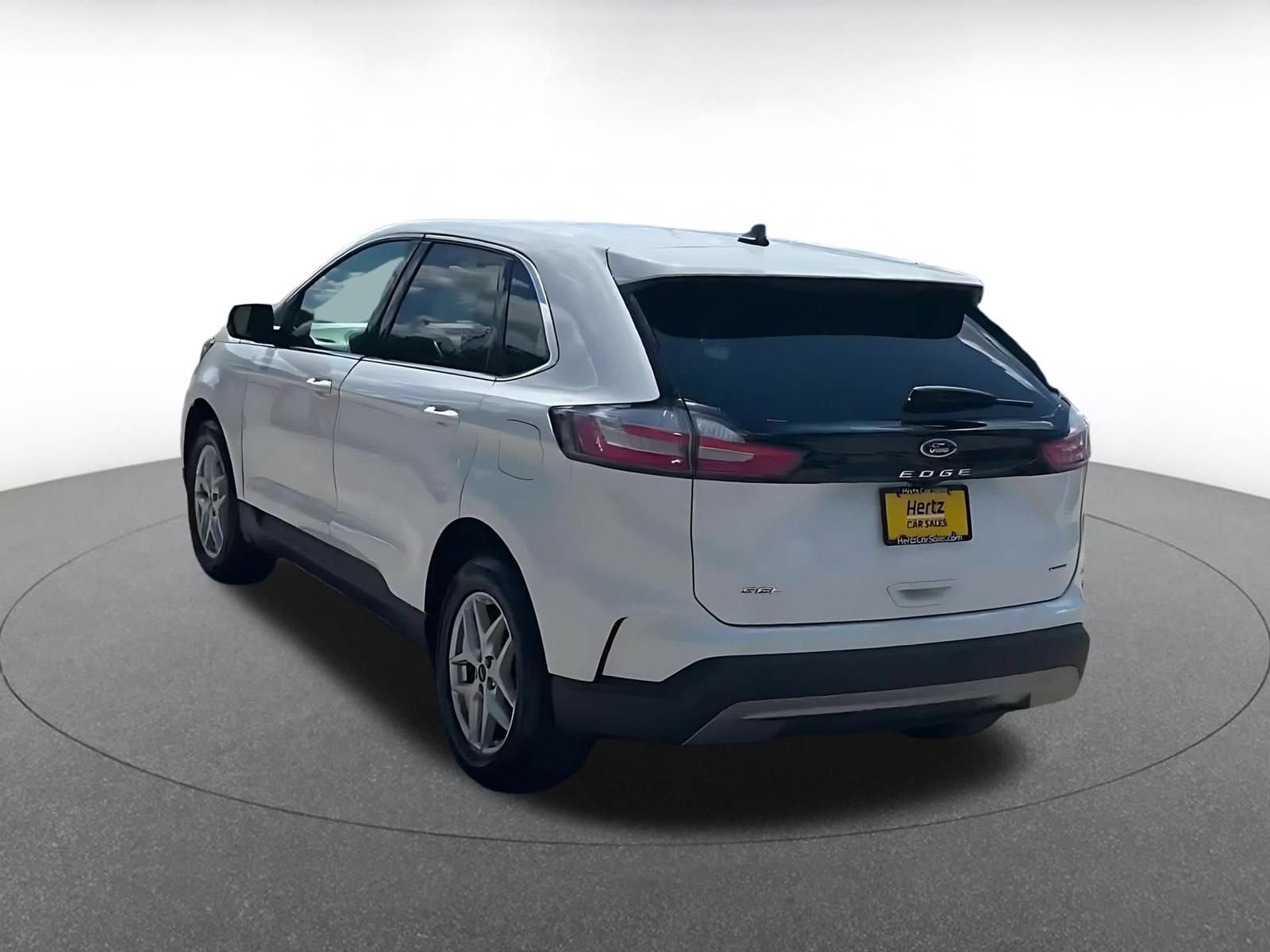 Used 2024 Ford Edge SEL AWD/4WD image 9