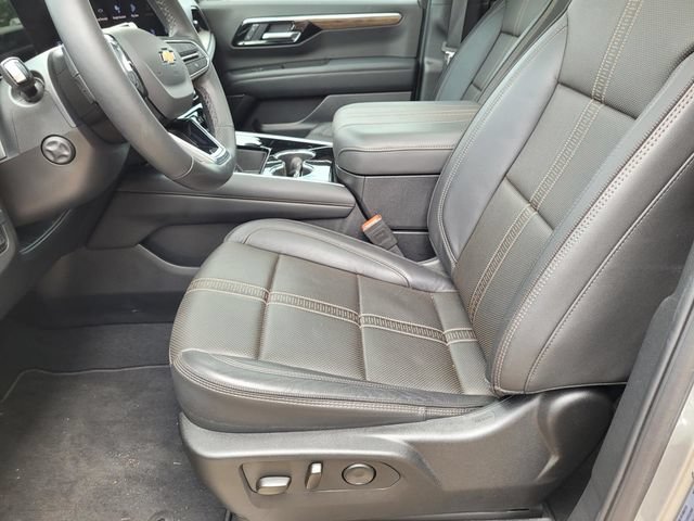 Used 2025 Chevrolet Tahoe High Country w/ Sun And Tow Package AWD/4WD image 31