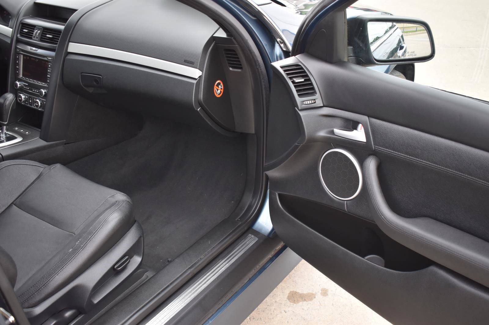 Used 2009 Pontiac G8 GT w/ Premium Package RWD image 13