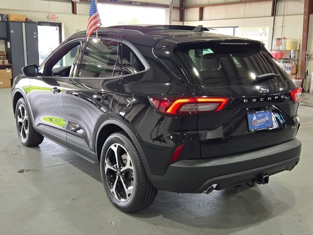 New 2025 Ford Escape ST-Line Elite w/ Tech Pack #2 image 18