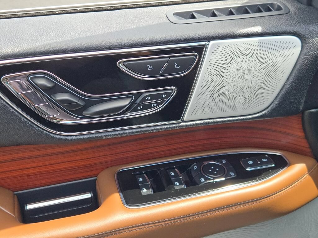 Used 2024 Lincoln Navigator Reserve AWD/4WD image 28