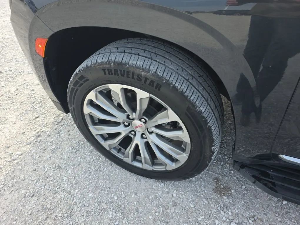 Used 2021 GMC Yukon Denali w/ LPO, Illumination Package image 29