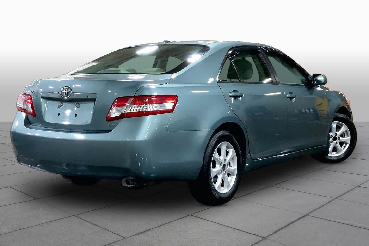 Used 2011 Toyota Camry LE w/ LE Extra-Value Pkg image 12