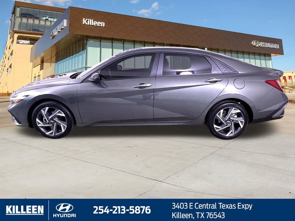Used 2025 Hyundai Elantra Sport FWD image 5