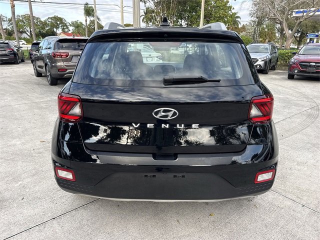Used 2020 Hyundai Venue SEL image 23