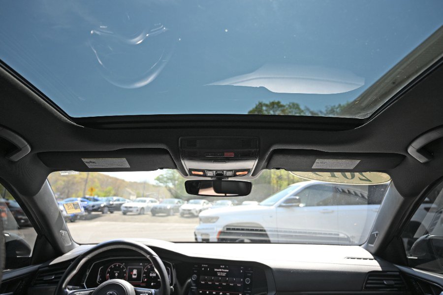 Used 2019 Volkswagen Jetta GLI FWD image 17