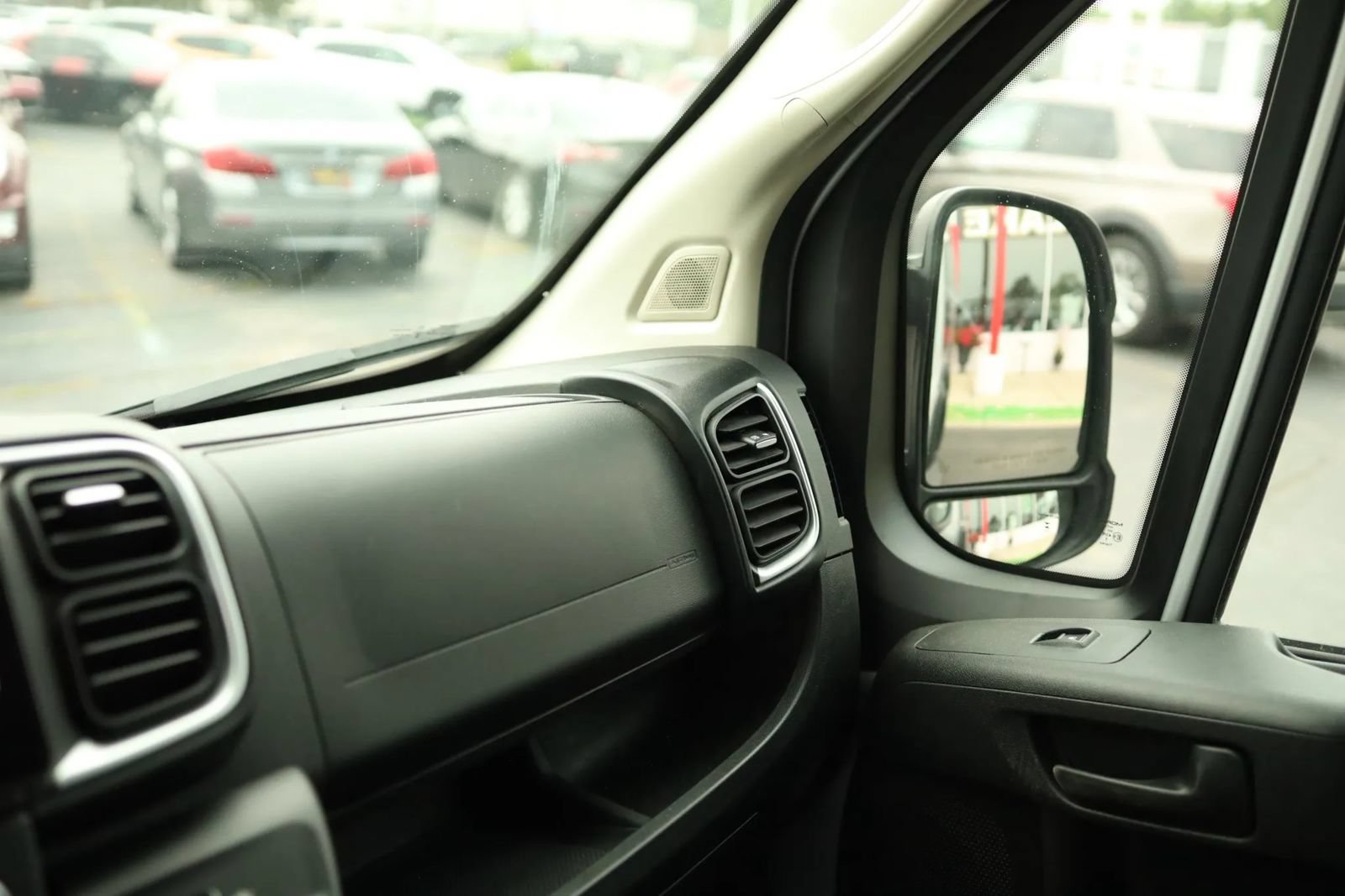 Used 2024 RAM ProMaster 3500 w/ Leather Interior Group FWD image 27