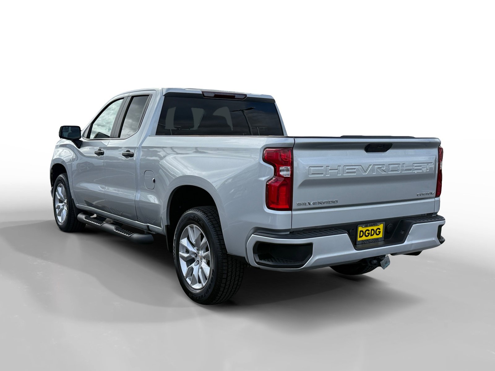Used 2022 Chevrolet Silverado 1500 Custom RWD image 3