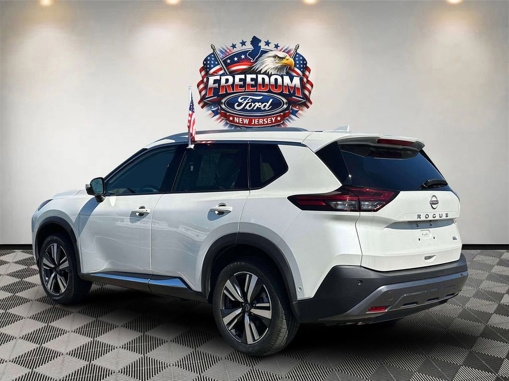 Used 2023 Nissan Rogue SL w/ SL Premium Package image 5