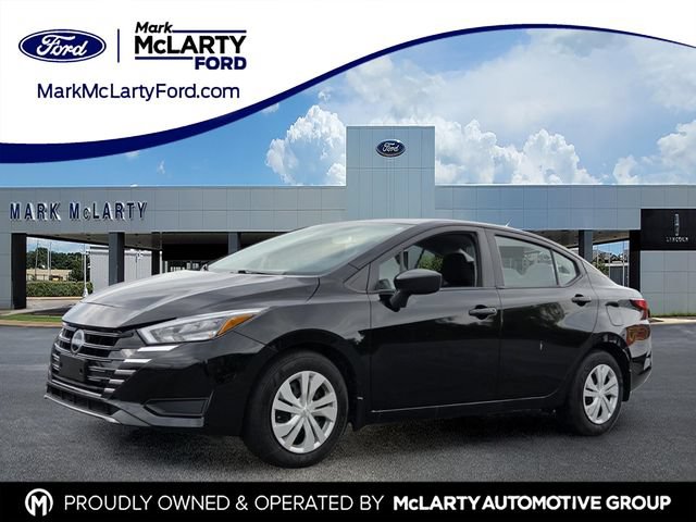 Used 2025 Nissan Versa S w/ Trunk Package