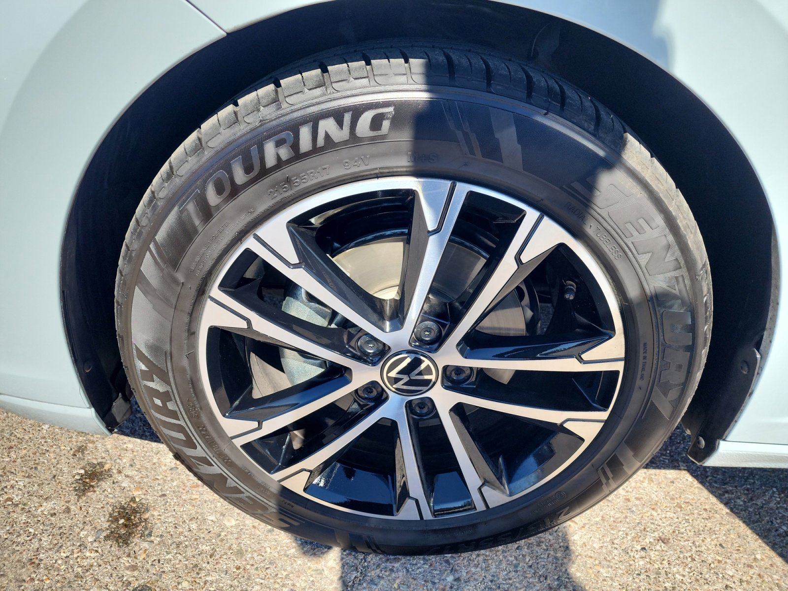 Certified 2025 Volkswagen Jetta Sport image 26