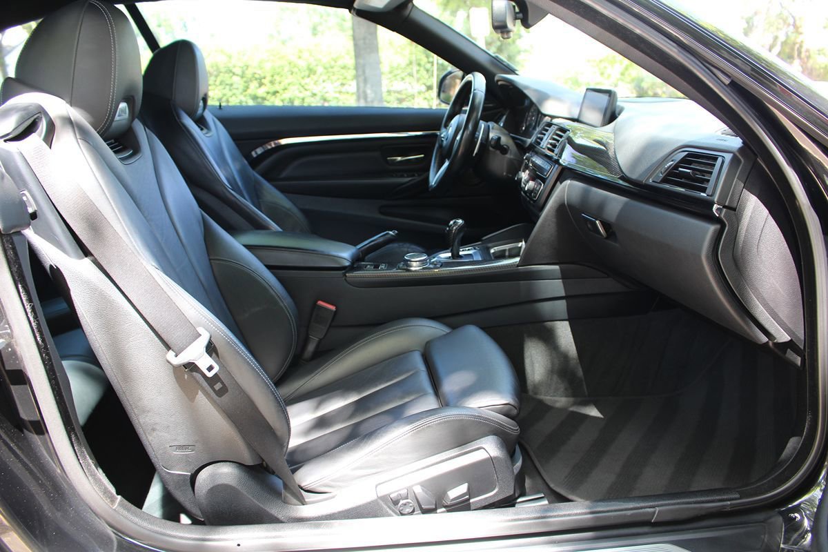 Used 2015 BMW M4 Convertible RWD image 16